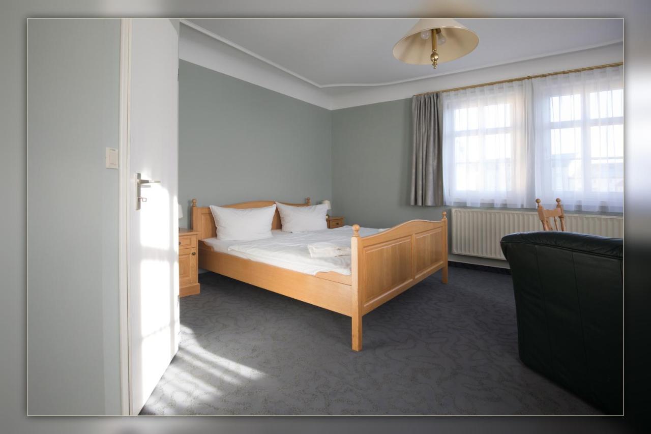 Hotel Ross Zwoenitz ภายนอก รูปภาพ